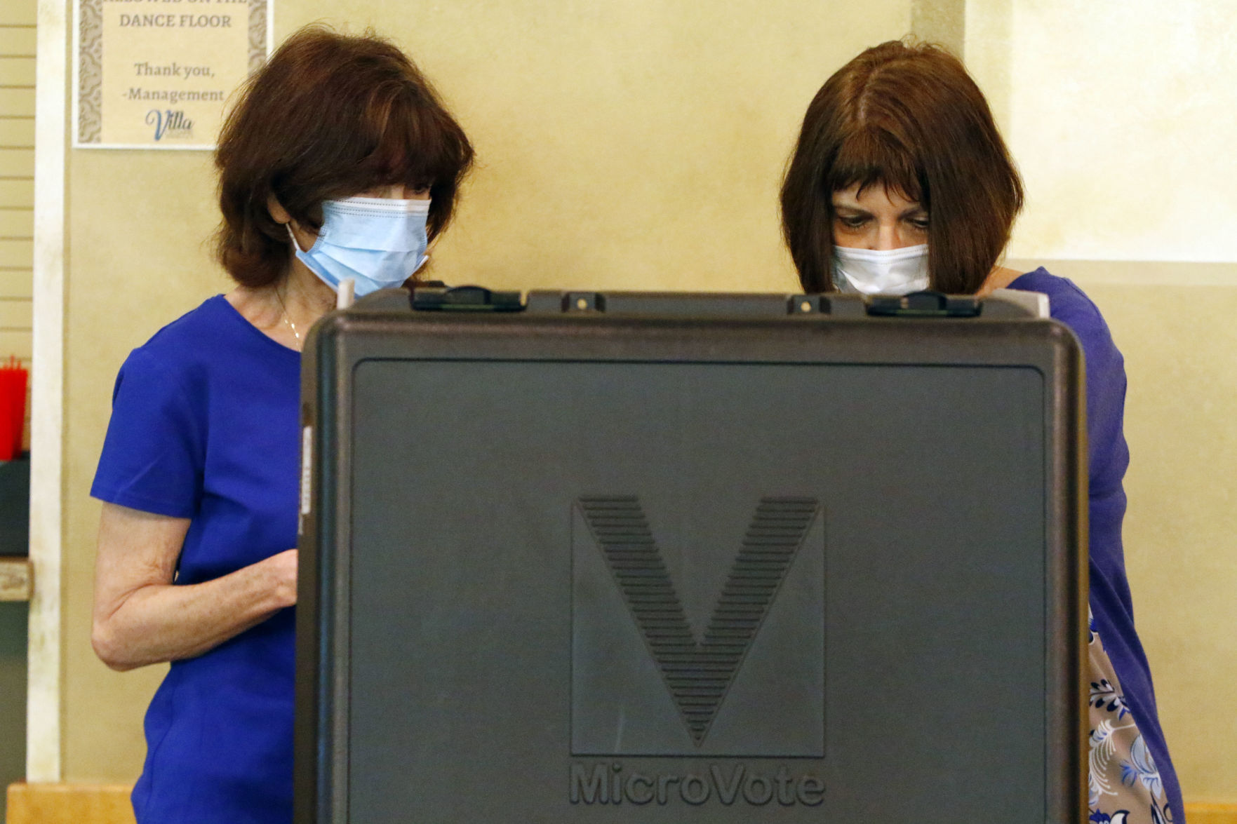 Voting at Villa Cesare